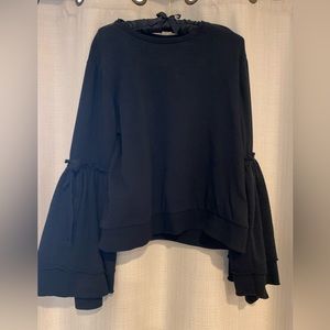 🚨Blk Bell Sleeve Sweatshirt